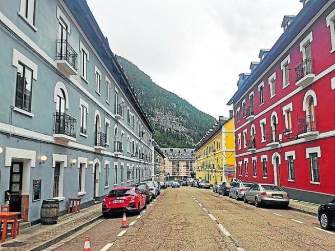 Apartamento Atico Canfranc Estacion Exterior photo