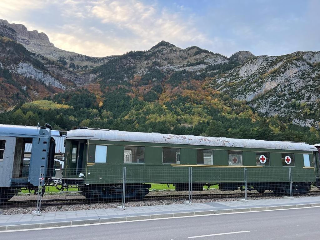 Apartamento Atico Canfranc Estacion Exterior photo